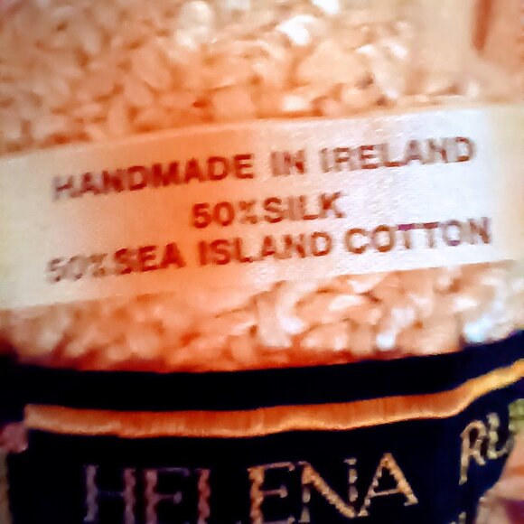 Helena Ruuth handmade throw made in Ireland - Picture 4 of 4